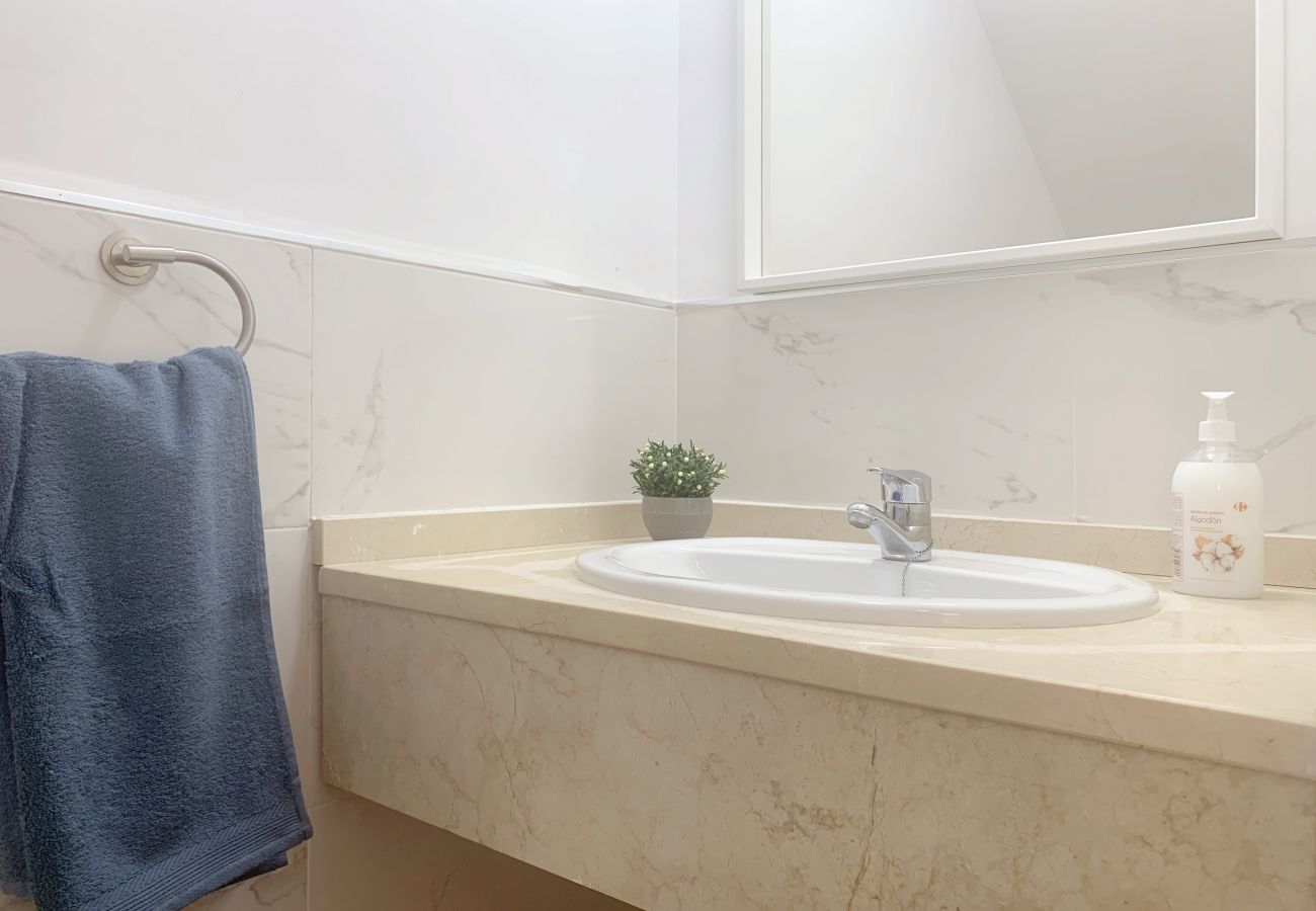 Apartment in Málaga - Duplex Valdecasas - MalagadeVacaciones