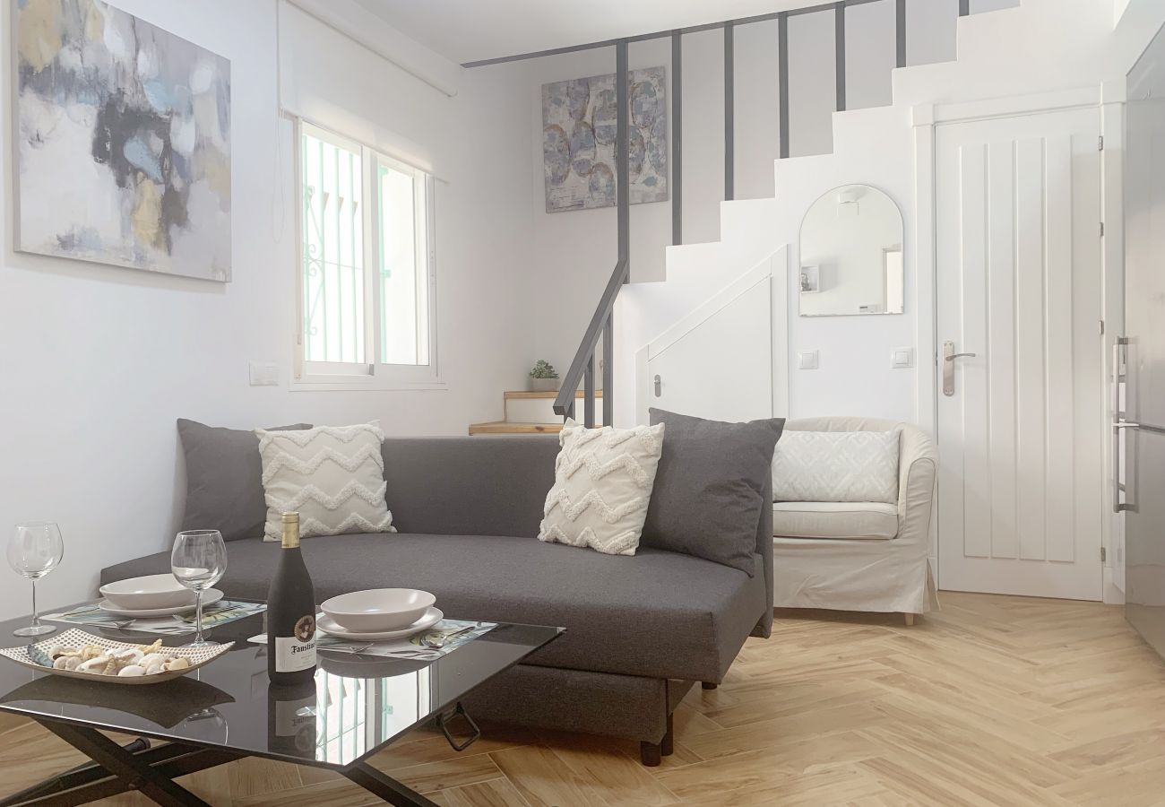 Apartment in Málaga - Duplex Valdecasas - MalagadeVacaciones