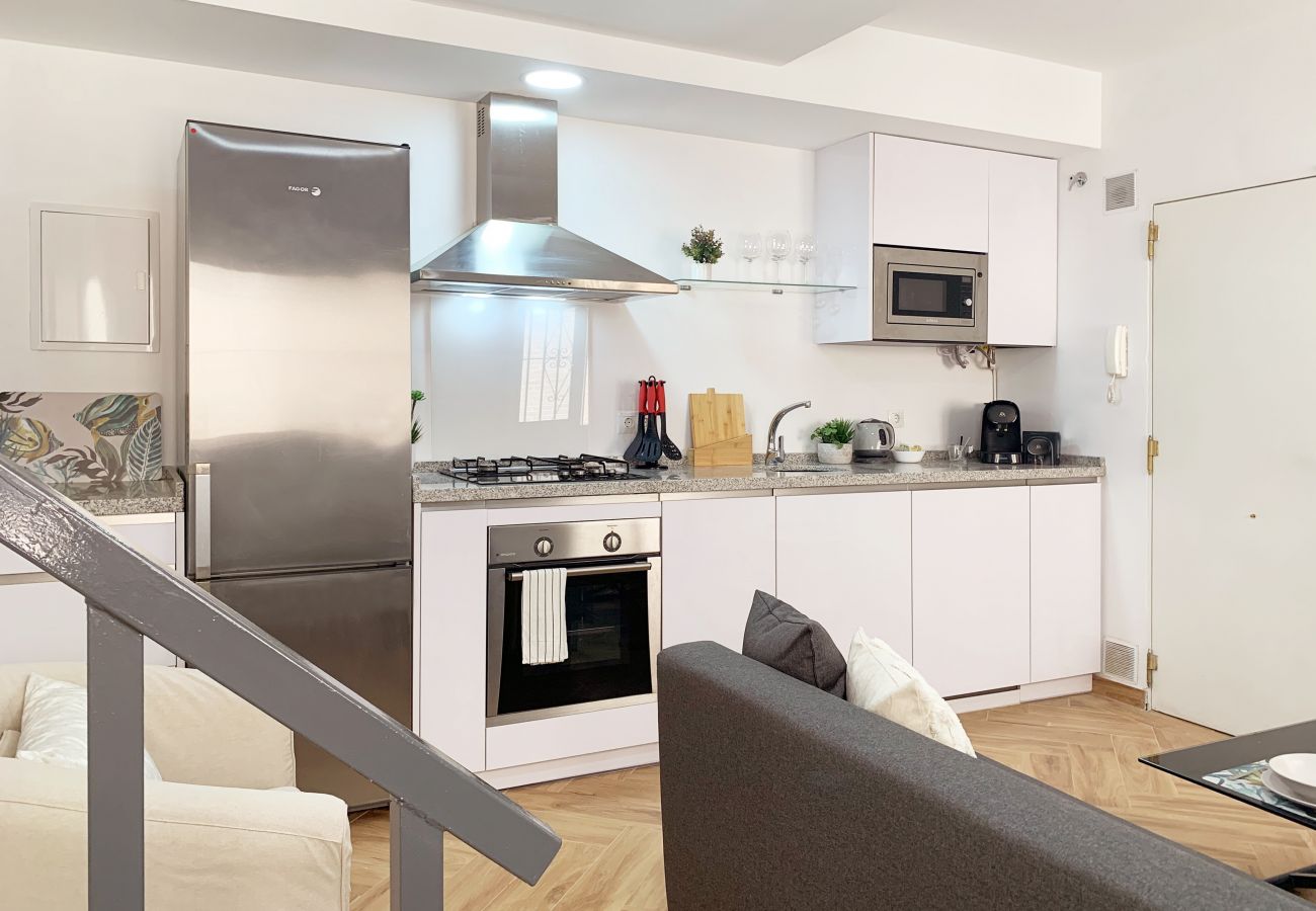 Apartment in Málaga - Duplex Valdecasas - MalagadeVacaciones
