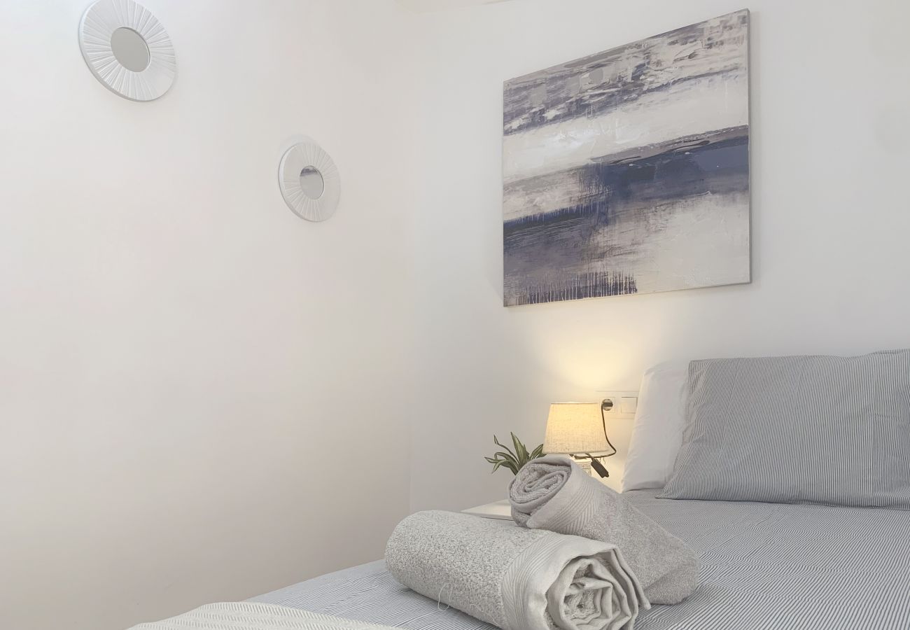 Apartment in Málaga - Duplex Valdecasas - MalagadeVacaciones