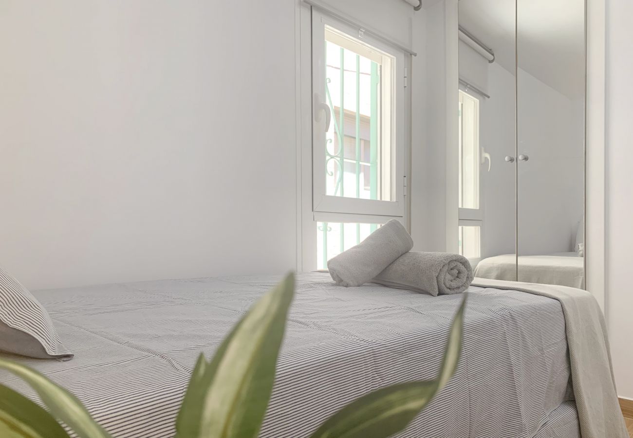 Apartment in Málaga - Duplex Valdecasas - MalagadeVacaciones
