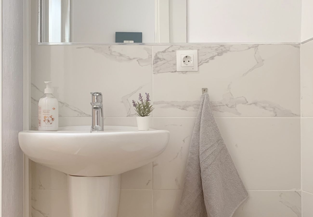 Apartment in Málaga - Duplex Valdecasas - MalagadeVacaciones