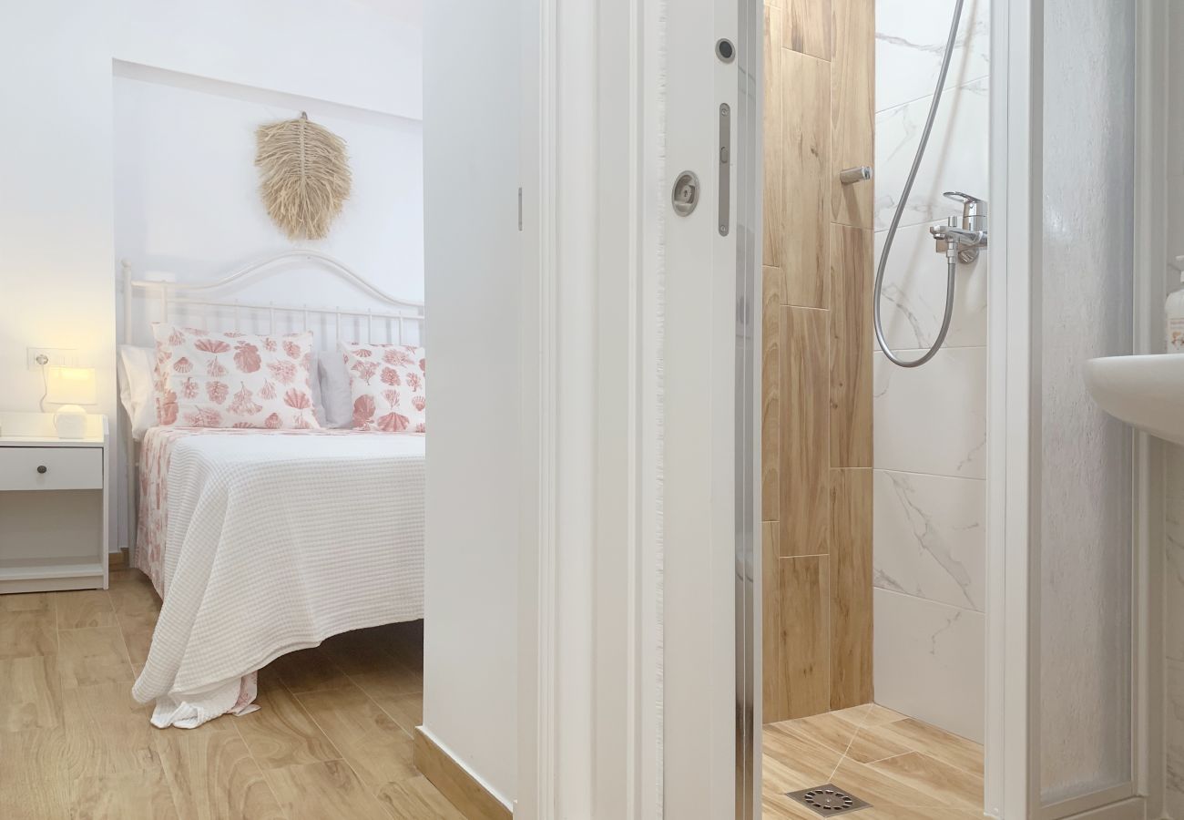 Apartment in Málaga - Duplex Valdecasas - MalagadeVacaciones