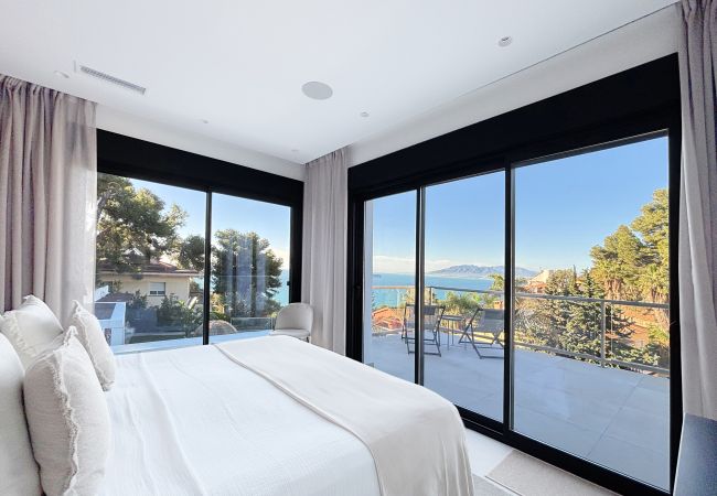 Villa in Málaga - Candado Golf with Pool by Malaga de Vacaciones Villa in Málaga - Candado Golf with Pool by Malaga de Vacaciones