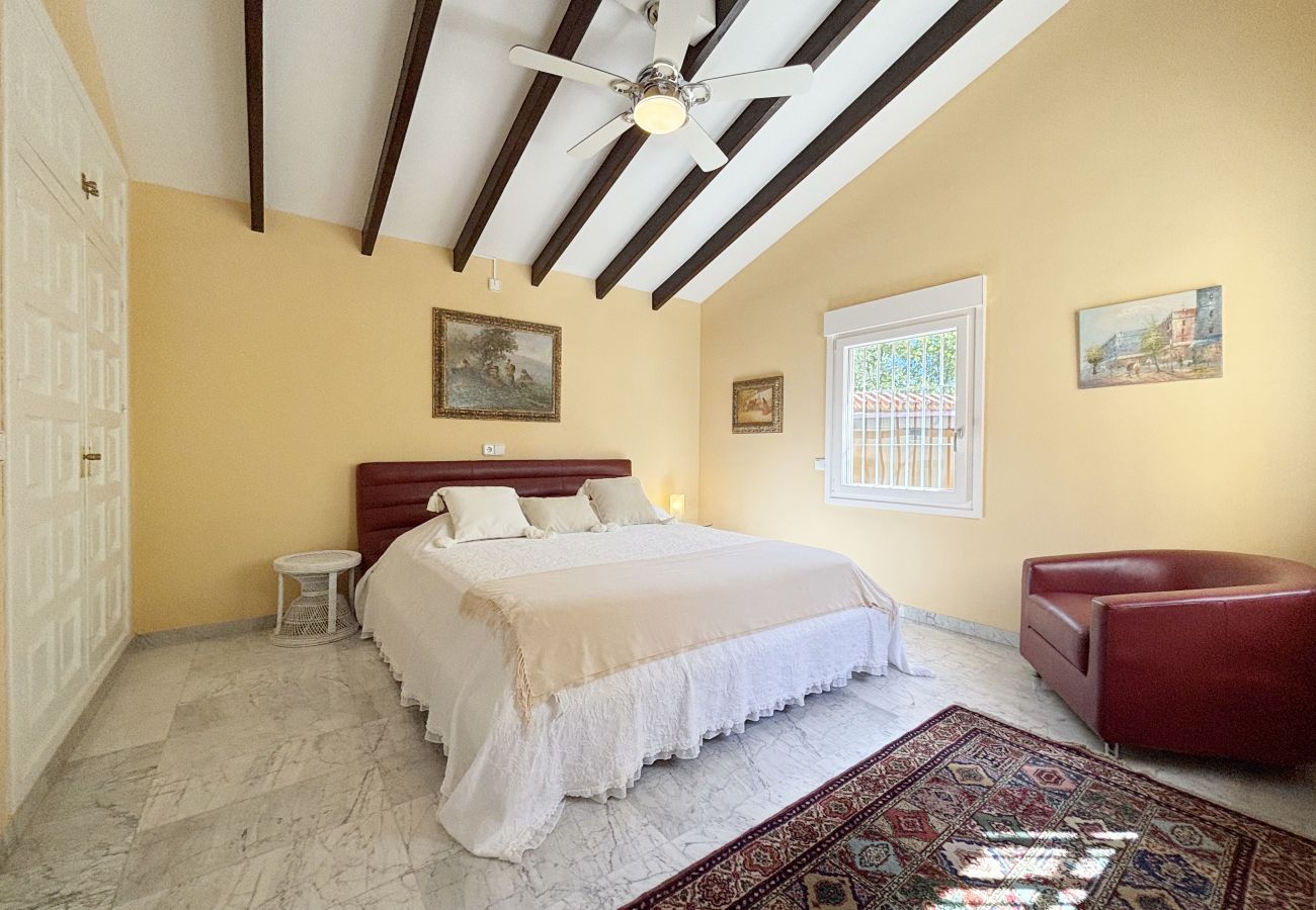 Country house in Benajarafe - Finca los cañones con piscina - Malagadevacaciones